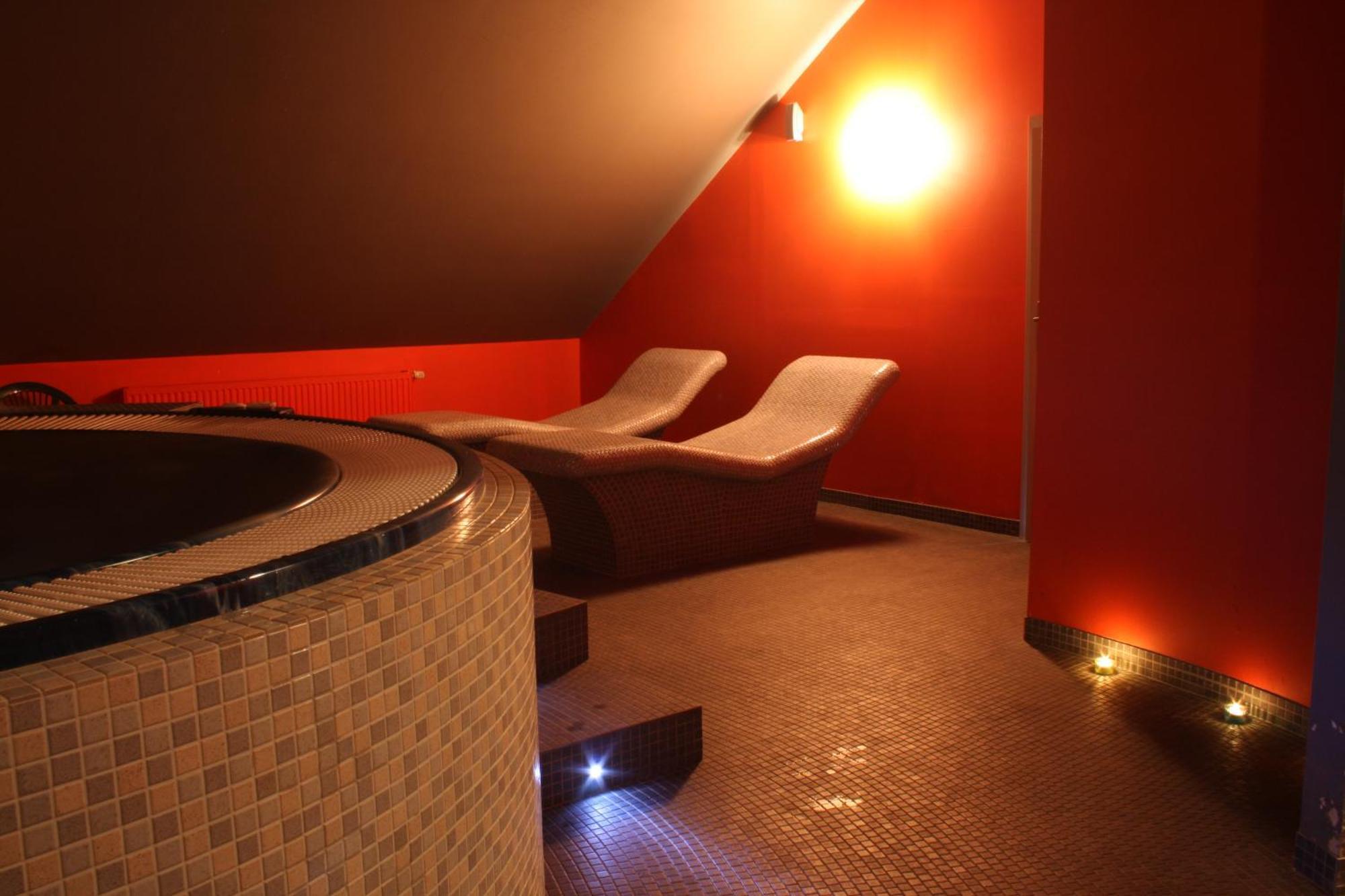 Hotel Terasa Frydek-Mistek Luaran gambar