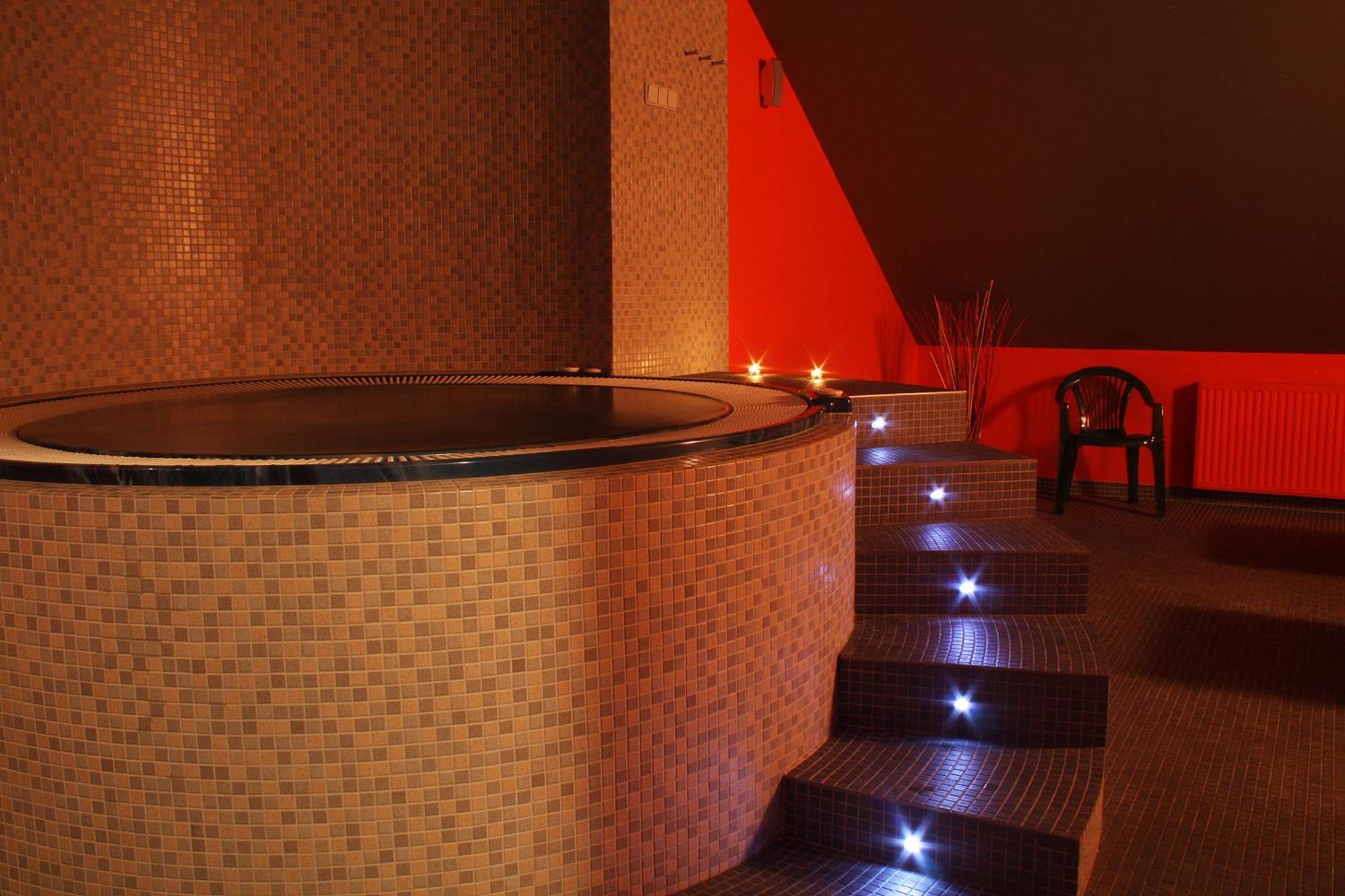 Hotel Terasa Frydek-Mistek Luaran gambar