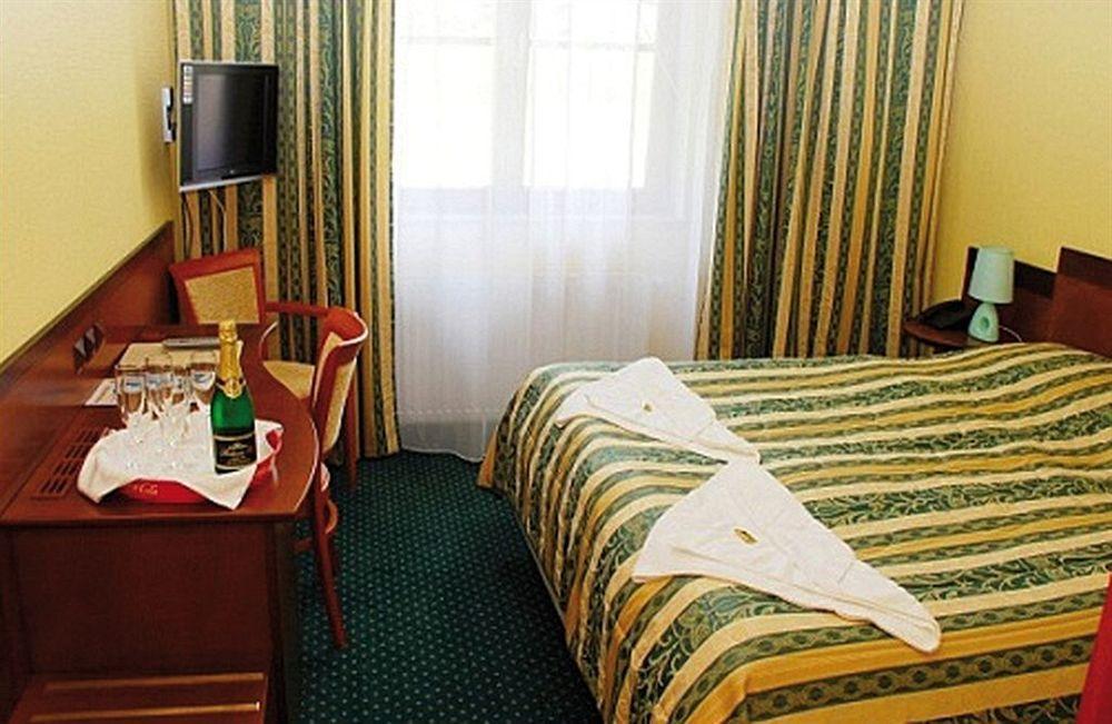 Hotel Terasa Frydek-Mistek Luaran gambar